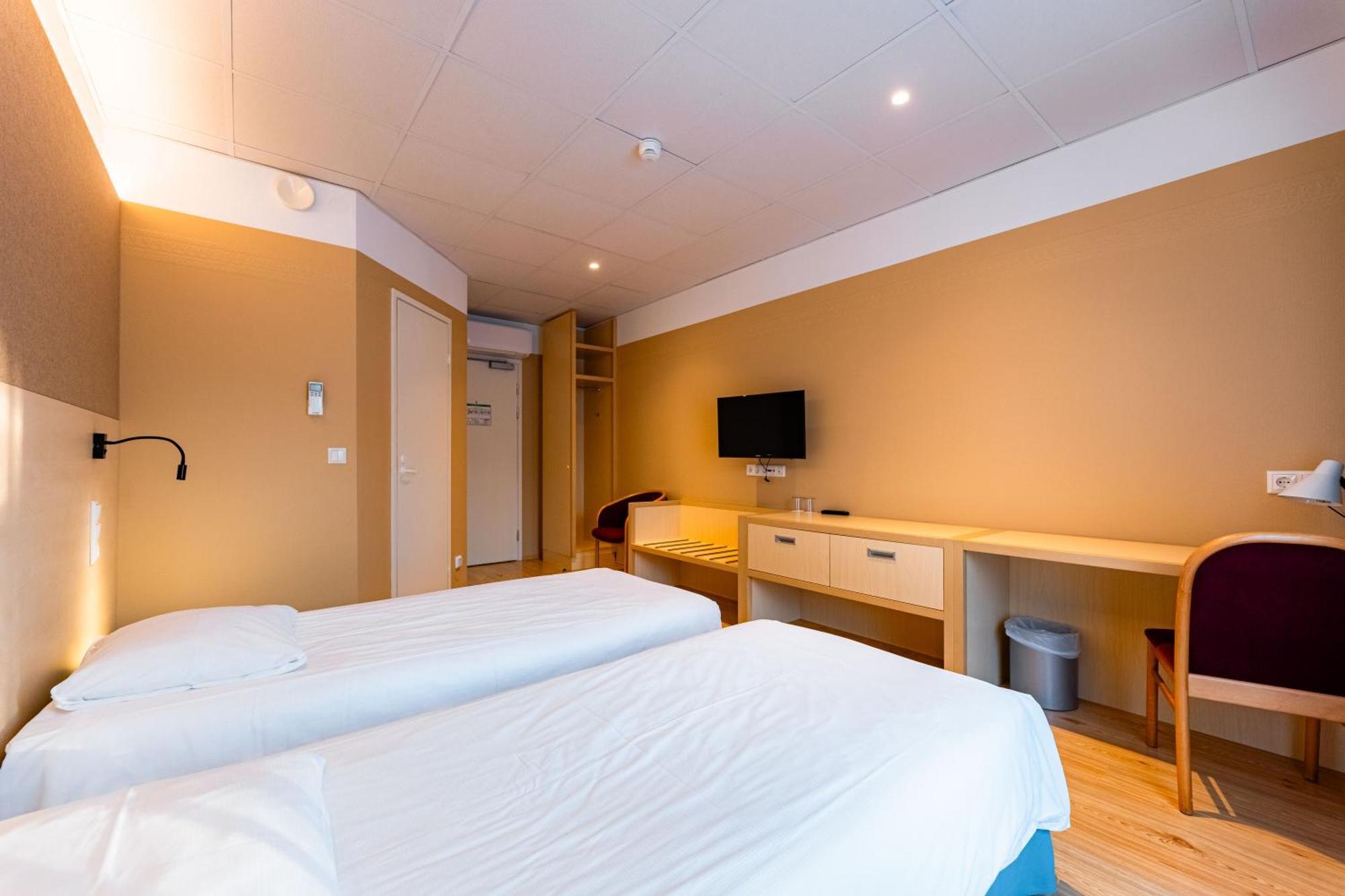 מנדיאלה Saaremaa Rannahotell ' Beach Hotel מראה חיצוני תמונה